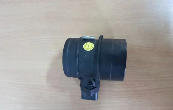 Audi A6 S6 C6 4F Mass air flow meter 074906461BX 281002462 074906461B