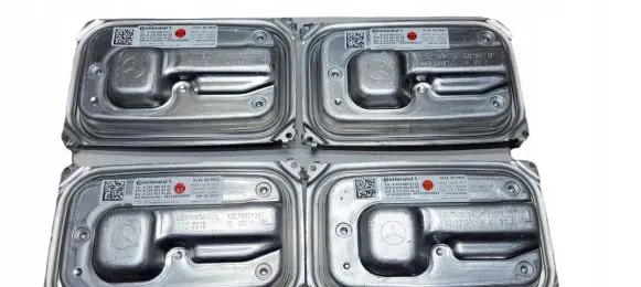 Mercedes-Benz S W223 Voltage converter/converter module 