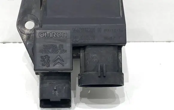 Peugeot 207 Fan control module 9662872380