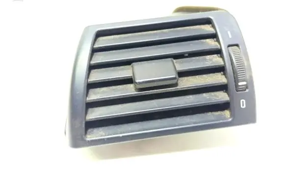BMW 3 E46 Dashboard side air vent grill/cover trim 8361897
