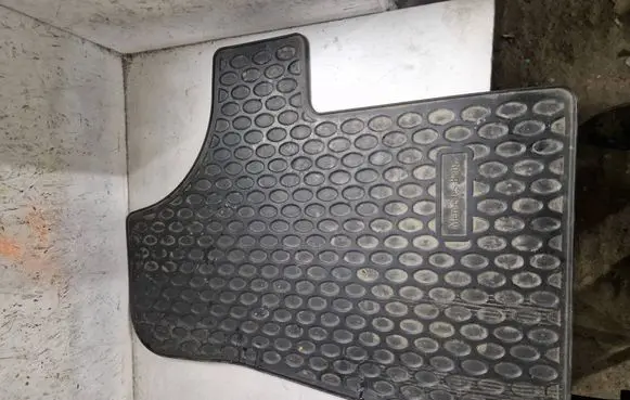 Mercedes-Benz Vito Viano W639 Front floor mat B66560548
