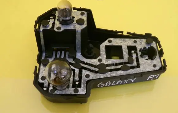 Ford Galaxy Tail light bulb cover holder 95VW13N004EA 962604