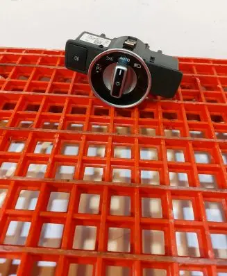 Mercedes-Benz E W212 Light switch 2129050551 10091531