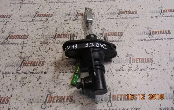 Toyota Avensis T270 Clutch master cylinder 3142002031