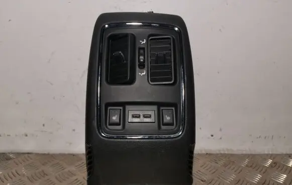 Jeep Grand Cherokee Rear air vent grill 