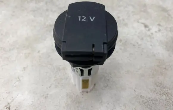 Audi A4 S4 B7 8E 8H 12 V Socket (rear) 8E0919309