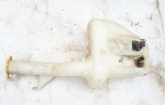 Chrysler Town & Country V Windshield washer fluid reservoir/tank 05113048AA