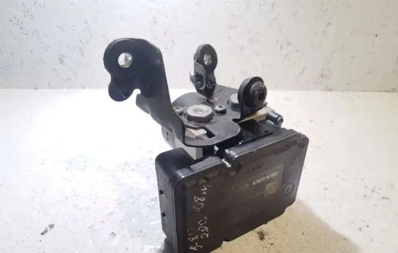 Volvo S80 ABS Pump 30681619