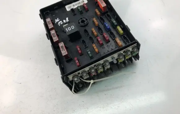 Volkswagen PASSAT B6 Fuse box set 3C0937125