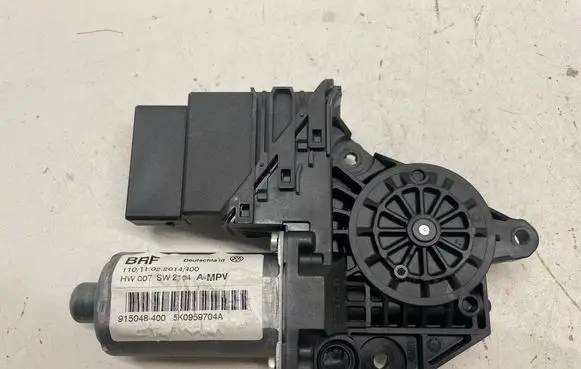 Volkswagen Touran II Rear door window regulator motor 5K0959704A 915048400