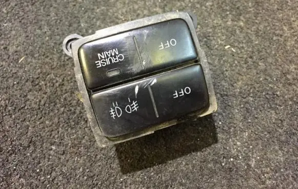 Mazda Xedos 9 Cruise control switch 