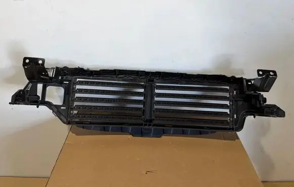 Volvo XC60 Intercooler air guide/duct channel 32345497