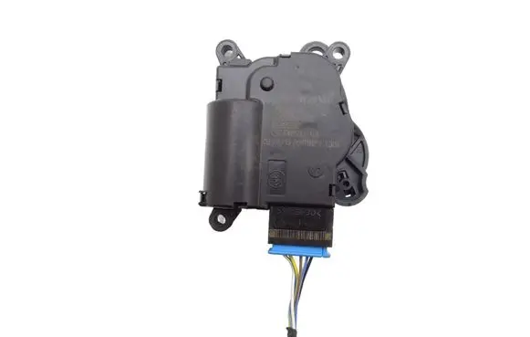 Audi Q3 8U Coolant heater control valve 5Q0907511Q 1K0820915