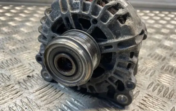 Audi A4 S4 B8 8K Generator/alternator