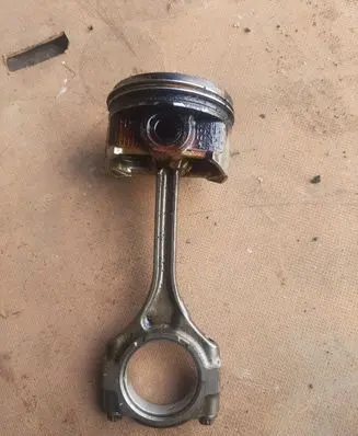 Honda Jazz Piston with connecting rod