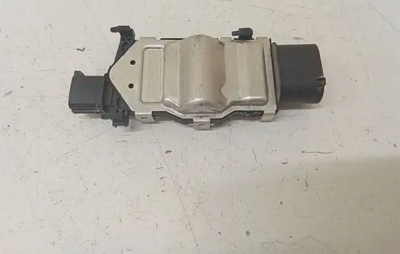 Mercedes-Benz A W176 Coolant fan relay 1137328648