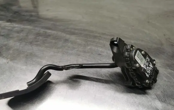 Audi A4 S4 B7 8E 8H Accelerator throttle pedal 8E2721523C