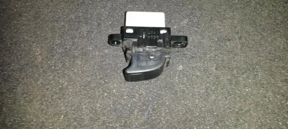 Mazda 323 F Electric window control switch 3581187 35-1187