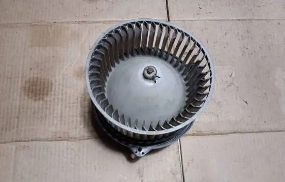 Mitsubishi Montero Heater fan/blower 1940000341