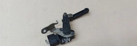 Headlight/headlamp level sensor