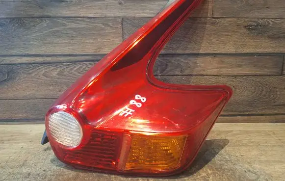 Nissan Juke I F15 Rear/tail lights