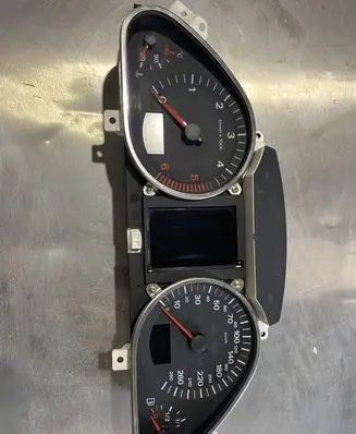 Audi A6 S6 C6 4F Speedometer (instrument cluster) 4F0920900S