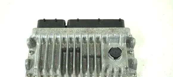 Toyota Yaris Engine control unit/module ECU 89661-0U710 MB276200-7301