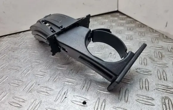 Cup holder front