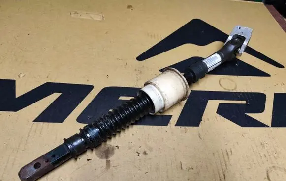 Chrysler 300 - 300C Steering column universal joint PP050460152