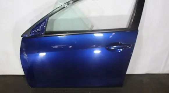 Mazda 3 II Front door