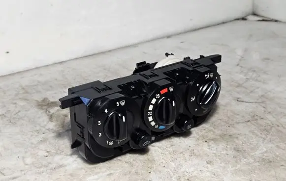 Mercedes-Benz A W168 Climate control unit 1688302085