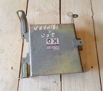 Nissan Primera Engine control unit/module 2371075J00 4079013980