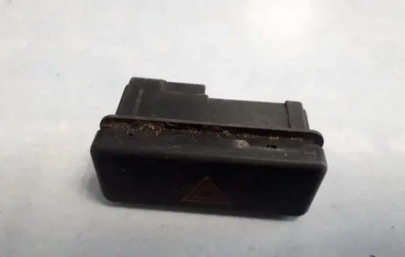 BMW 5 E39 Hazard light switch 8350947