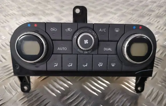 Nissan Qashqai Climate control unit 27500JD40B