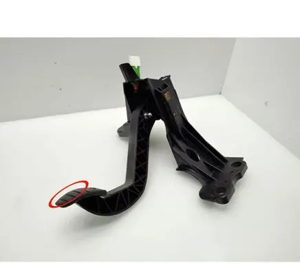 Renault Master III Clutch pedal 070112 253251456R