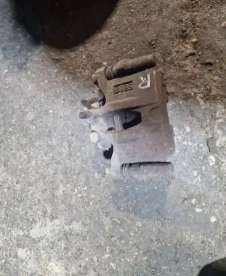 Mitsubishi Grandis Rear brake caliper