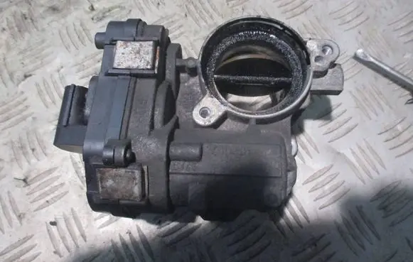 Opel Astra H Throttle body valve 5H0PDRB1G
