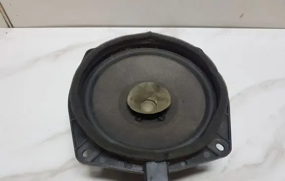 Mitsubishi Pajero Front door speaker MR301667