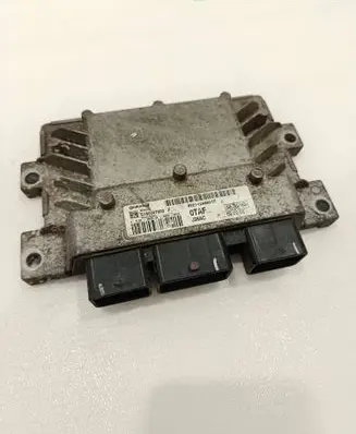 Ford Fiesta Engine control unit/module 8V2112A650TF S180047003F