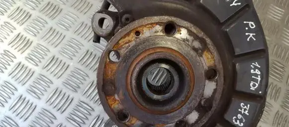Volkswagen Caddy Front wheel hub