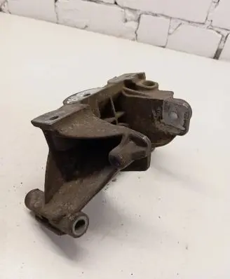 Volkswagen Transporter - Caravelle T5 Engine mounting bracket 070199343B