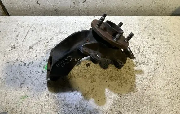 Ford Focus Front wheel hub spindle knuckle 3N513K171