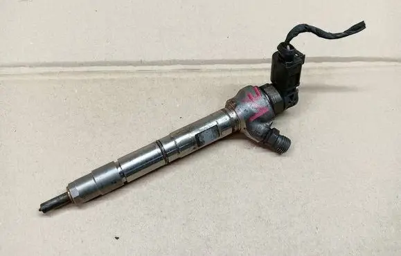 Audi A4 S4 B9 Fuel injector 04L130277N
