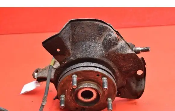 KIA Carens II Front wheel hub spindle knuckle