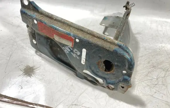 Audi 80 90 S2 B4 Top upper radiator support slam panel 046010126d