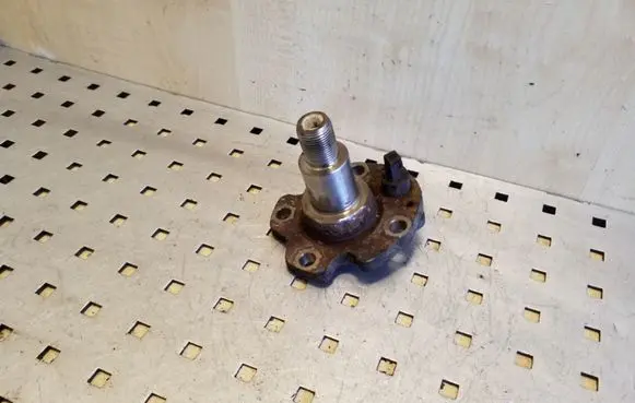 Audi A3 S3 8L Stub axle 
