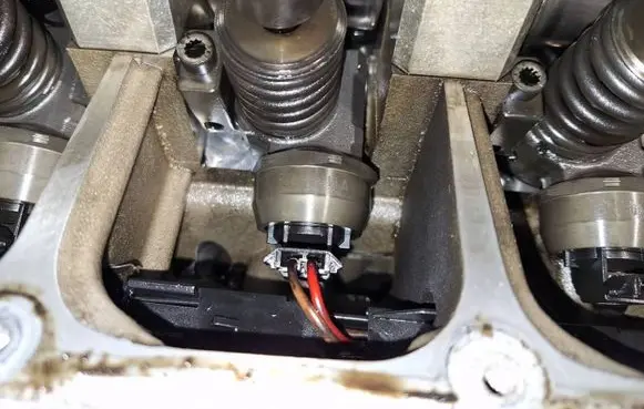 Seat Leon (1P) Fuel injector
