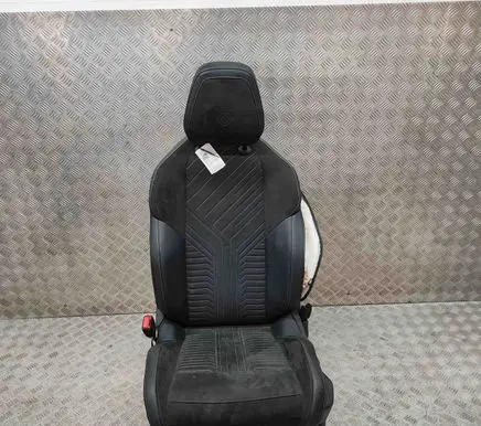 Peugeot 3008 III Front driver seat 9845834680