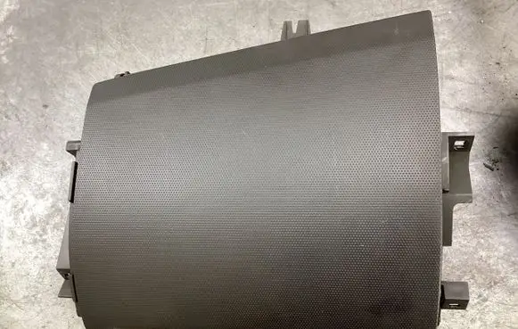 Nissan X-Trail T30 Glove box 68275 EQ400 EQ420