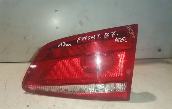 Volkswagen PASSAT B7 Tailgate rear/tail lights